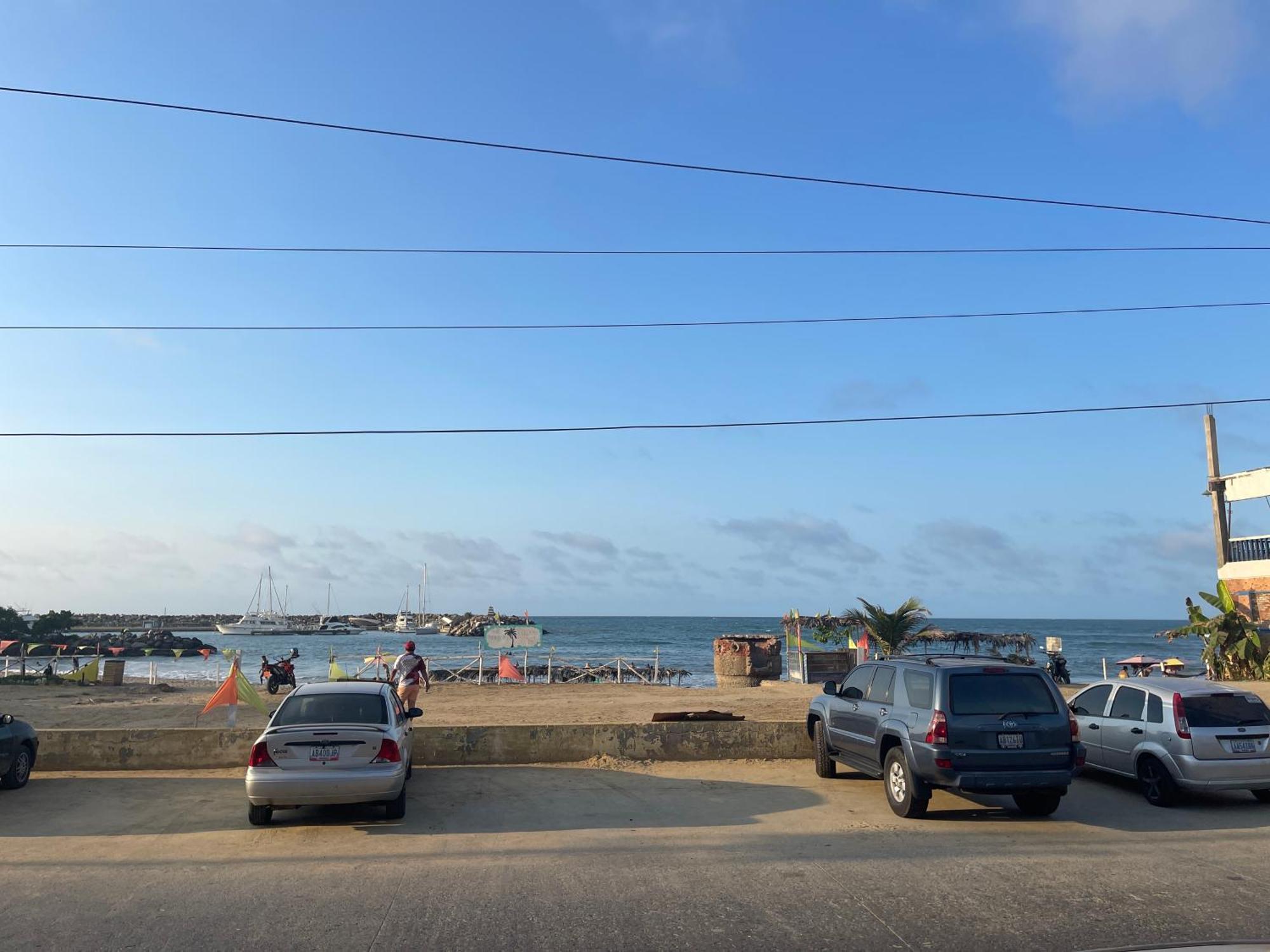 Hotel Brisas Del Mar 2022 Catia La Mar Zewnętrze zdjęcie
