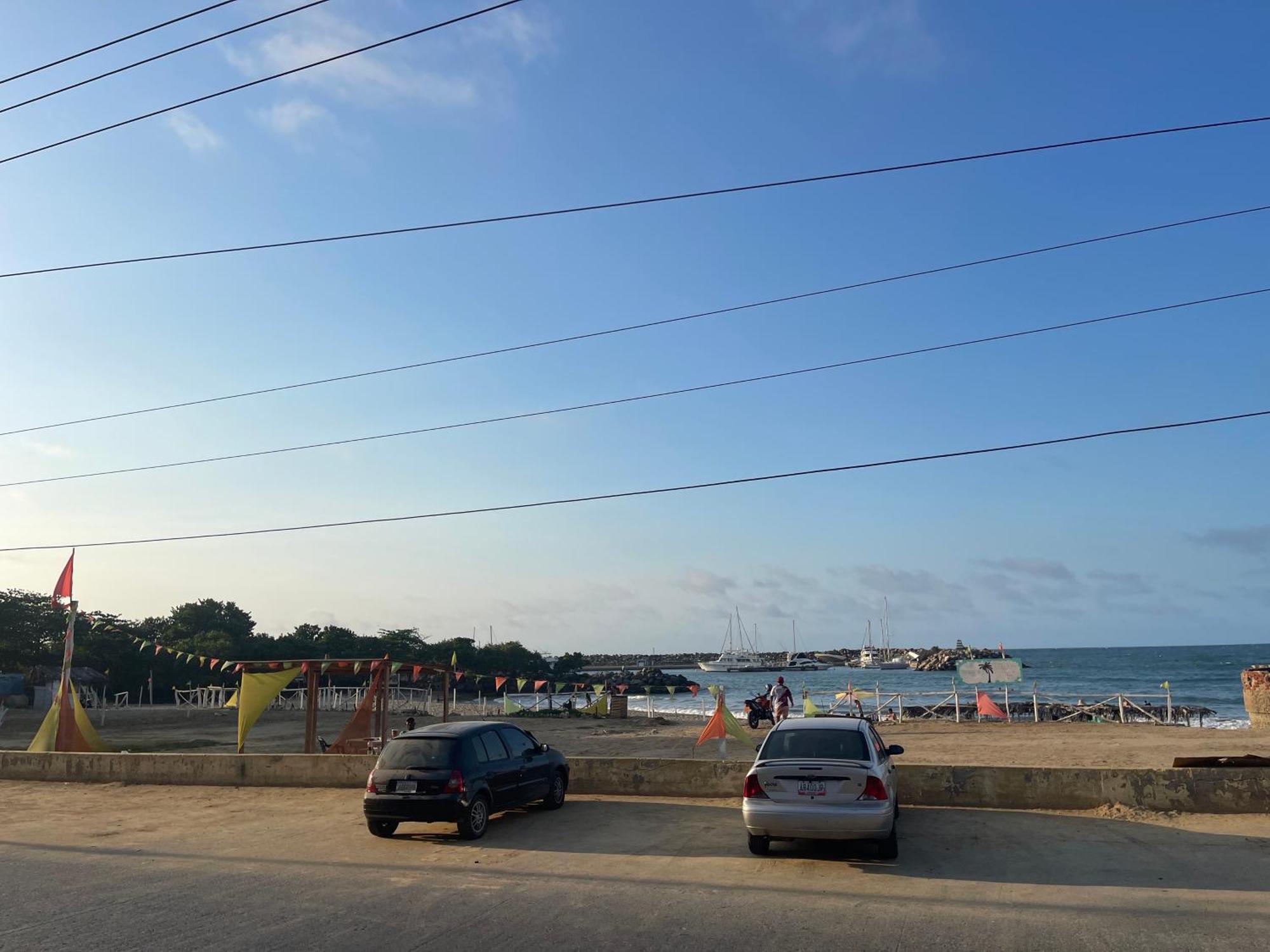 Hotel Brisas Del Mar 2022 Catia La Mar Zewnętrze zdjęcie